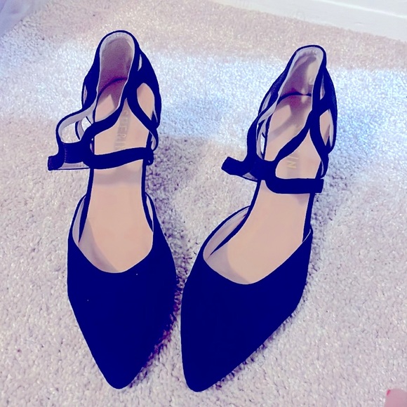 SHEIN Shoes - Shein faux suede kitten heels black size 7